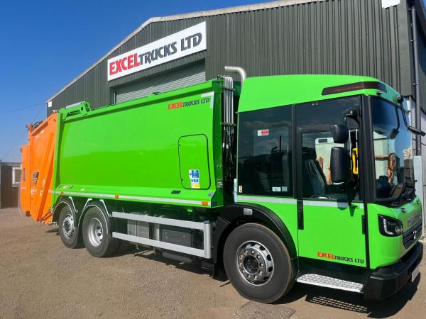 Dennis Elite 6 Plus 26t 6x2 Rear Steer